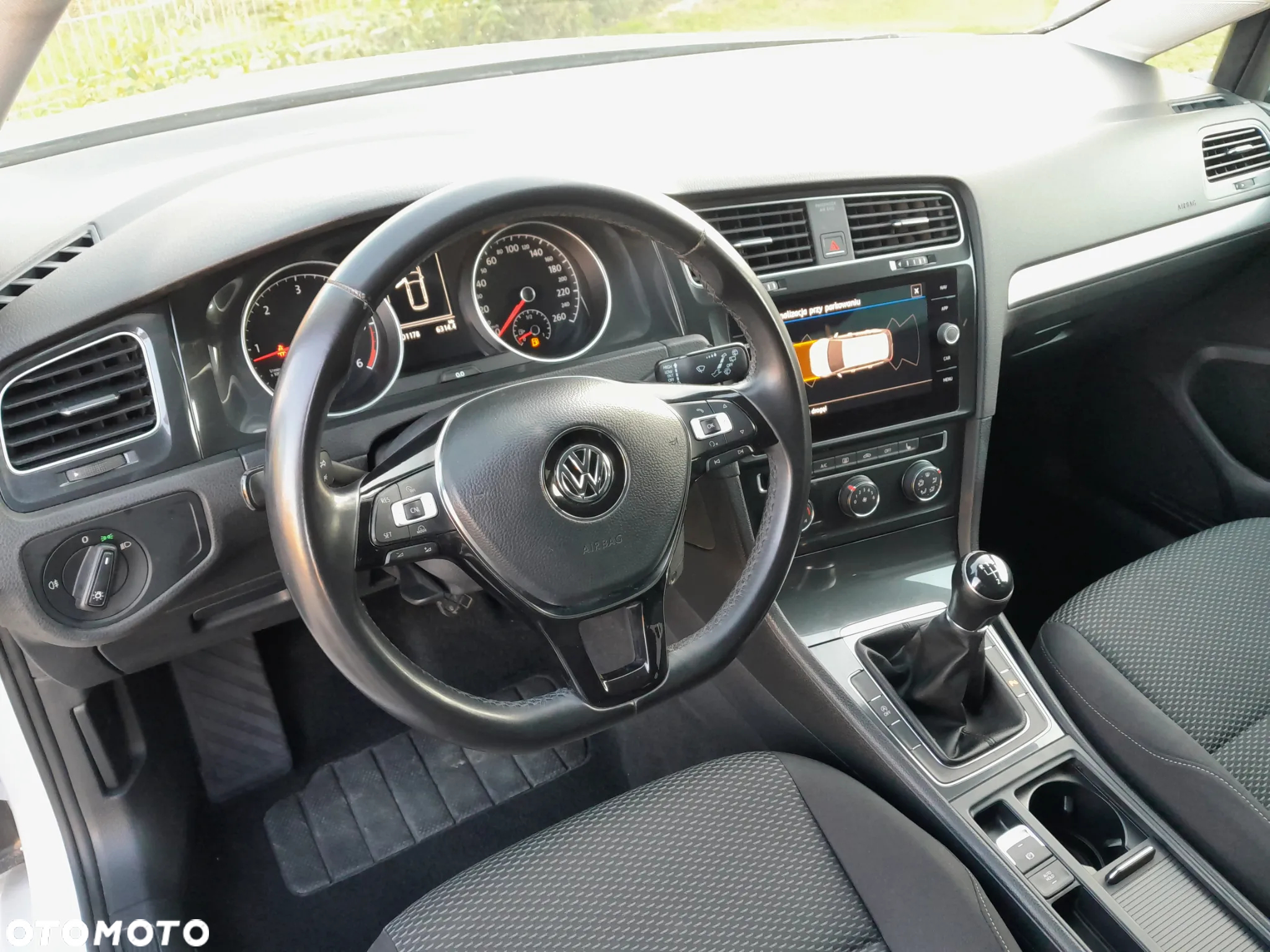 Volkswagen Golf VII 1.6 TDI BMT Comfortline - 13