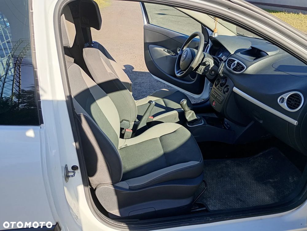 Renault Clio - 13