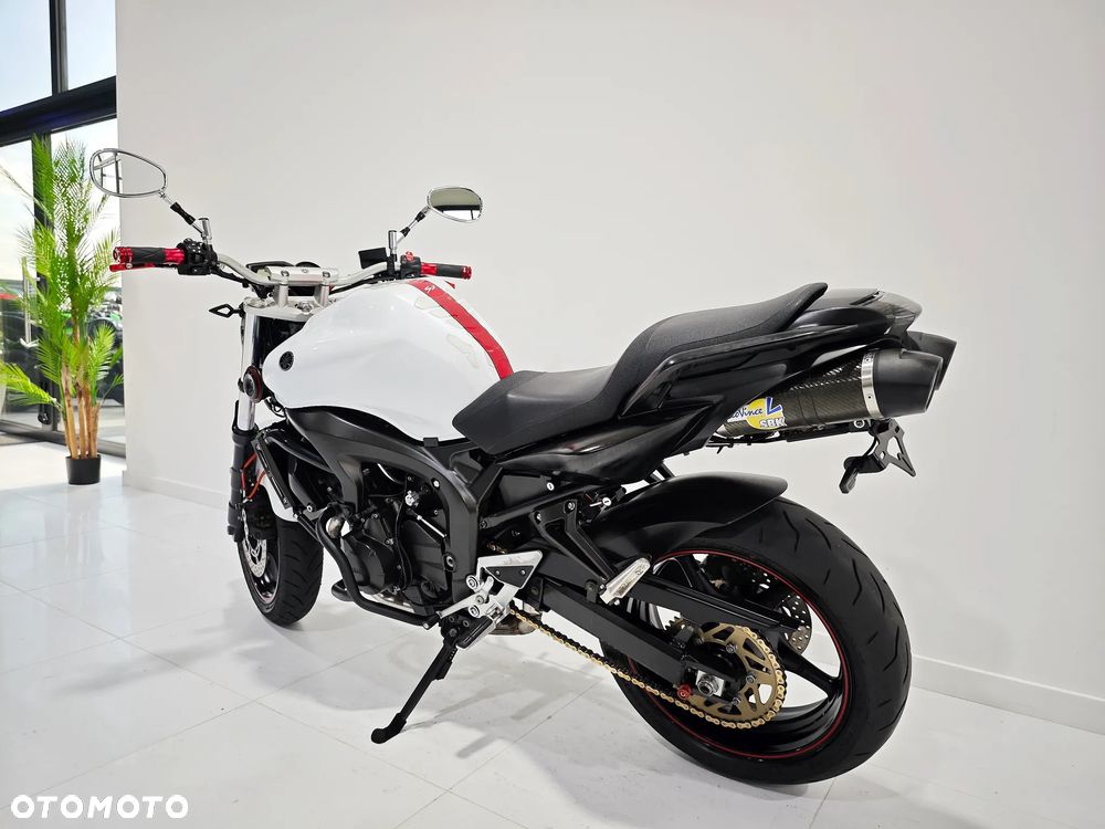 Yamaha FZ - 13