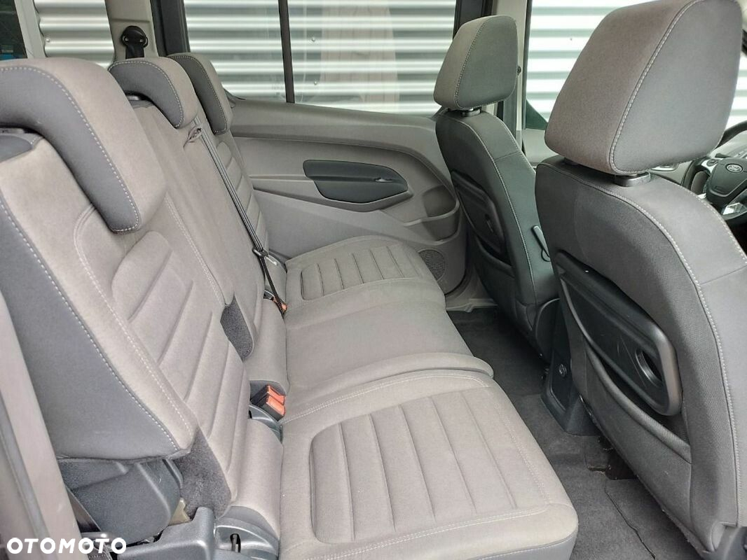 Ford Tourneo Connect - 32