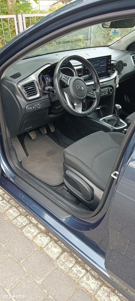 Kia Ceed 1.6 CRDi mHEV M - 12