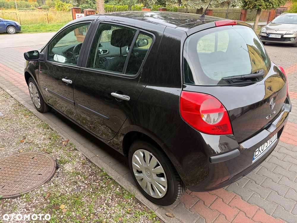 Renault Clio - 19