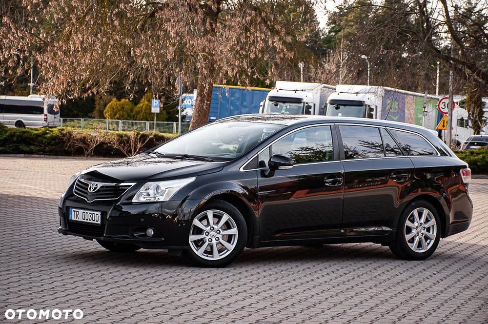 Toyota Avensis 2.2 D-4D X - 9