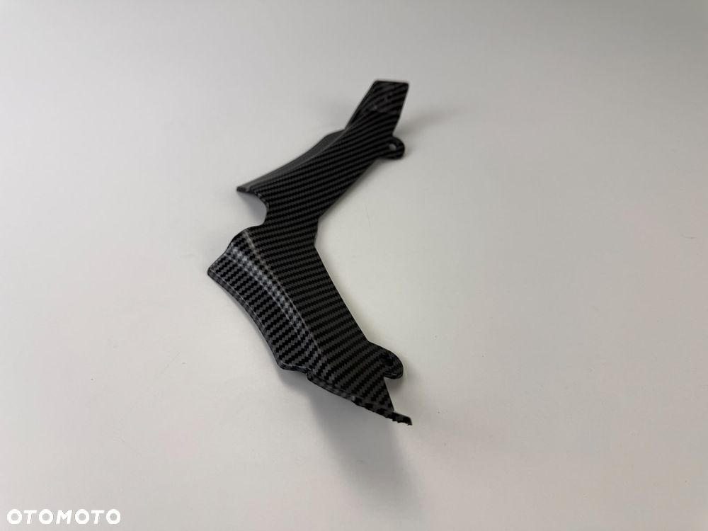 Dolna osłona czaszy Carbon Yamaha MT 125 2020+ - 9