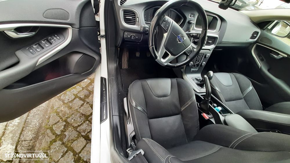 Volvo V40 D2 Momentum - 3