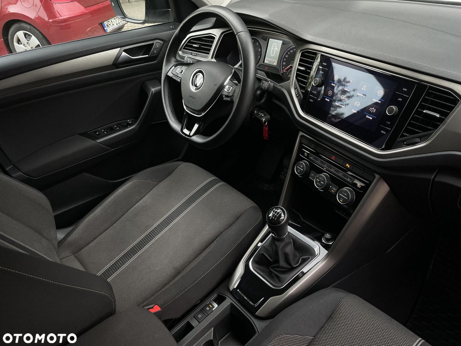 Volkswagen T-Roc - 24