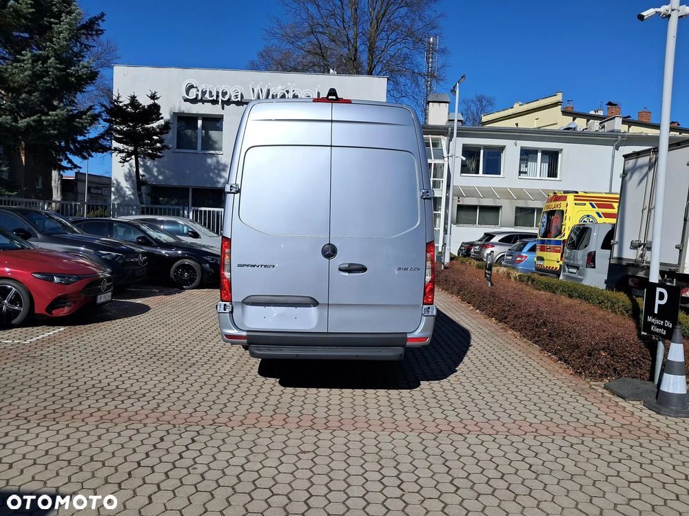Mercedes-Benz Sprinter 319 - 5