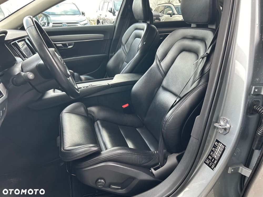 Volvo S90 D3 Momentum - 9
