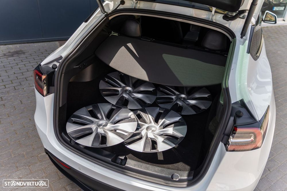 Tesla Model Y Long Range Dual Motor AWD - 30