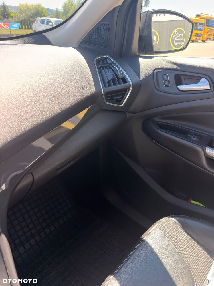 Ford Kuga 2.0 TDCi FWD Titanium - 6