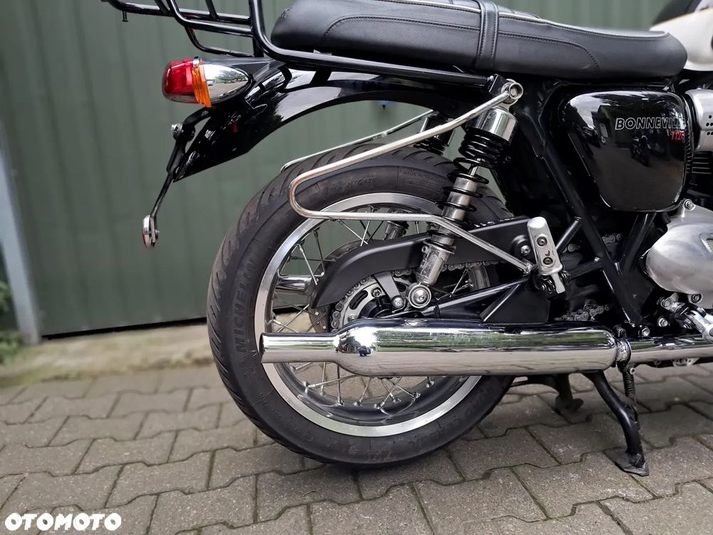 Triumph Bonneville - 8