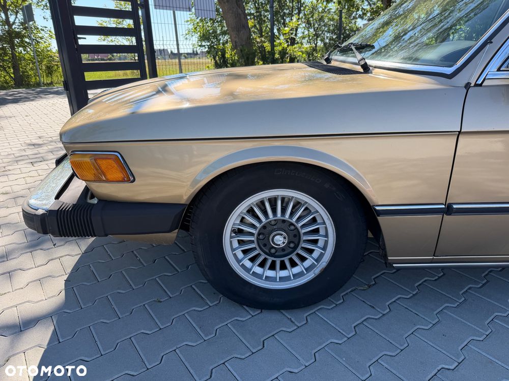 BMW Seria 5 528 i - 22