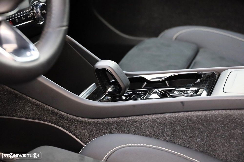 Volvo XC 40 1.5 T2 Plus Dark Auto - 16