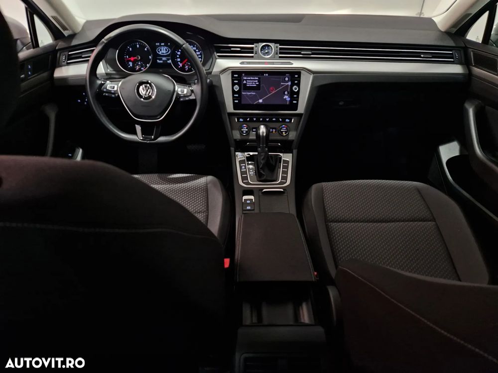 Volkswagen Passat Variant 2.0 TDI SCR DSG - 11