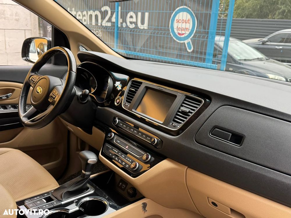 Kia Carnival - 13