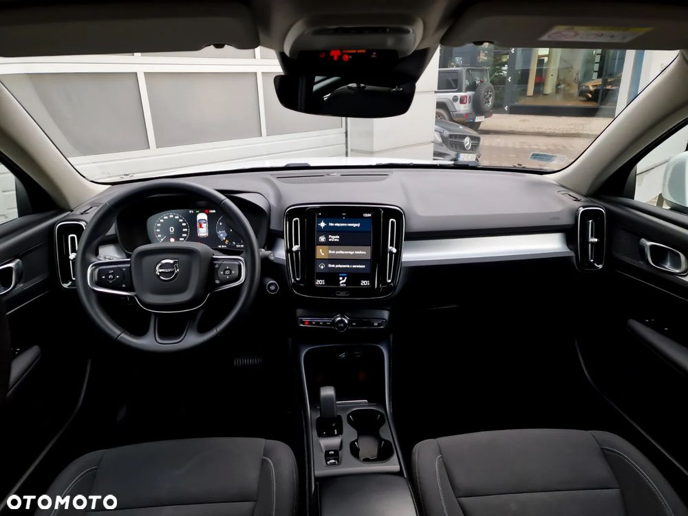 Volvo XC 40 T3 Momentum - 6