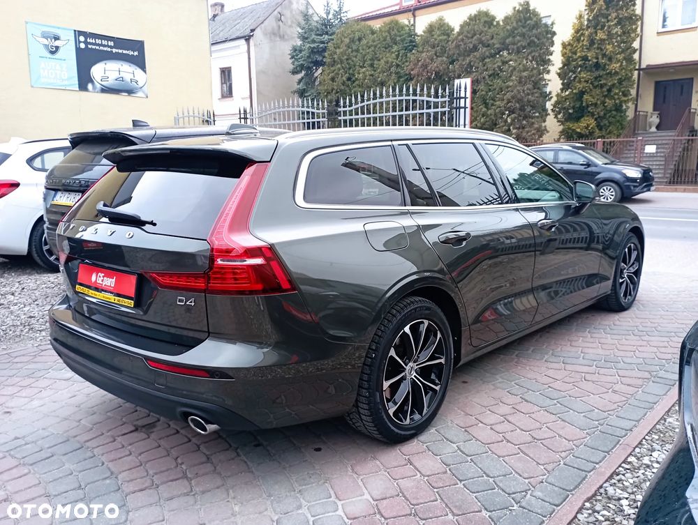 Volvo V60 D4 Momentum Pro - 4
