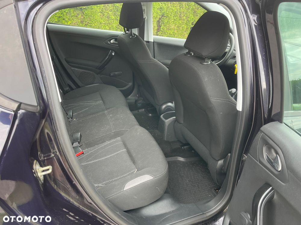 Peugeot 208 1.2 PureTech Active - 11