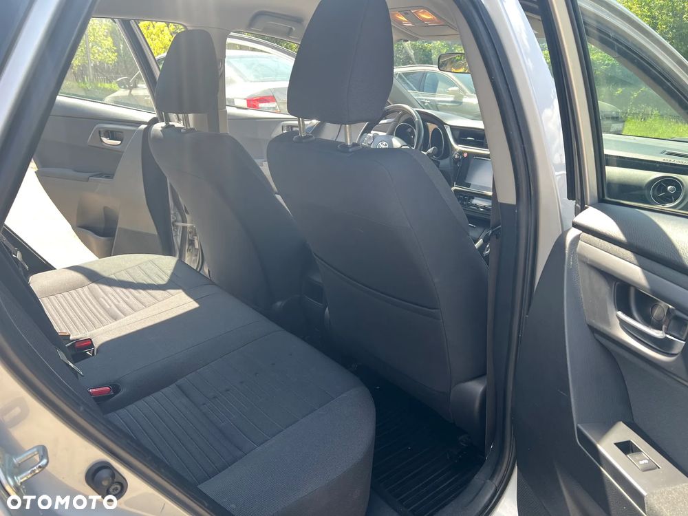 Toyota Auris 1.6 Premium - 10
