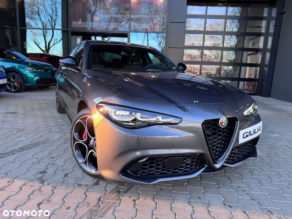 Alfa Romeo Giulia - 5