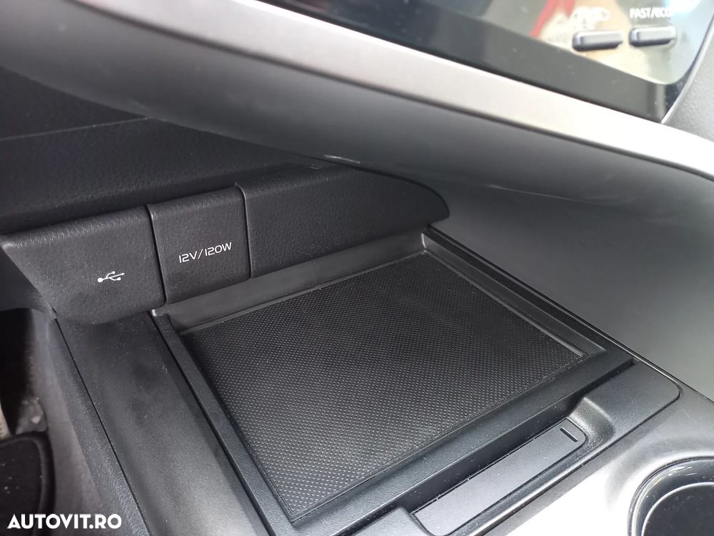 Toyota Camry 2.5 Hybrid Business - 21