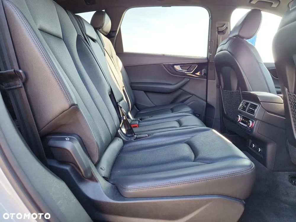 Audi Q7 - 10