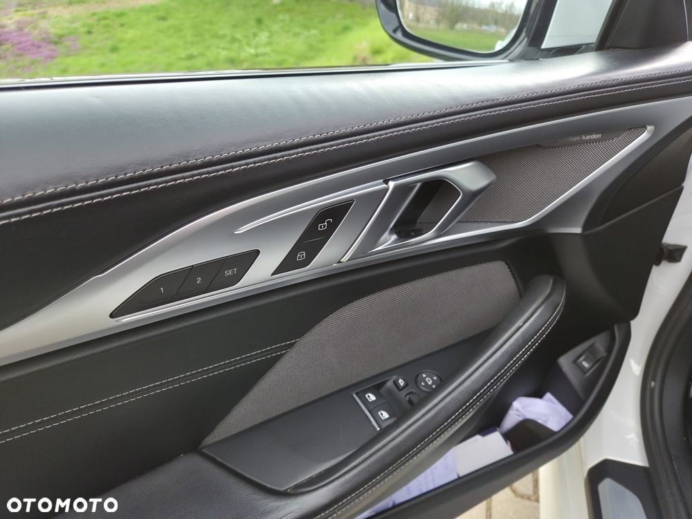 BMW Seria 8 - 12
