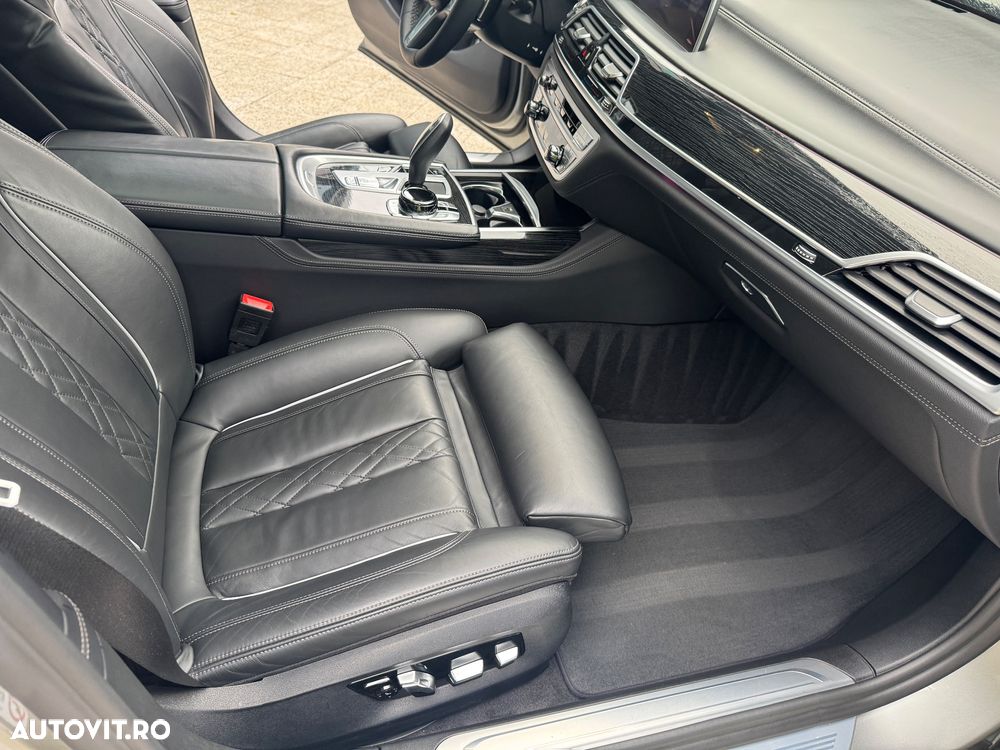 BMW Seria 7 730d xDrive - 23