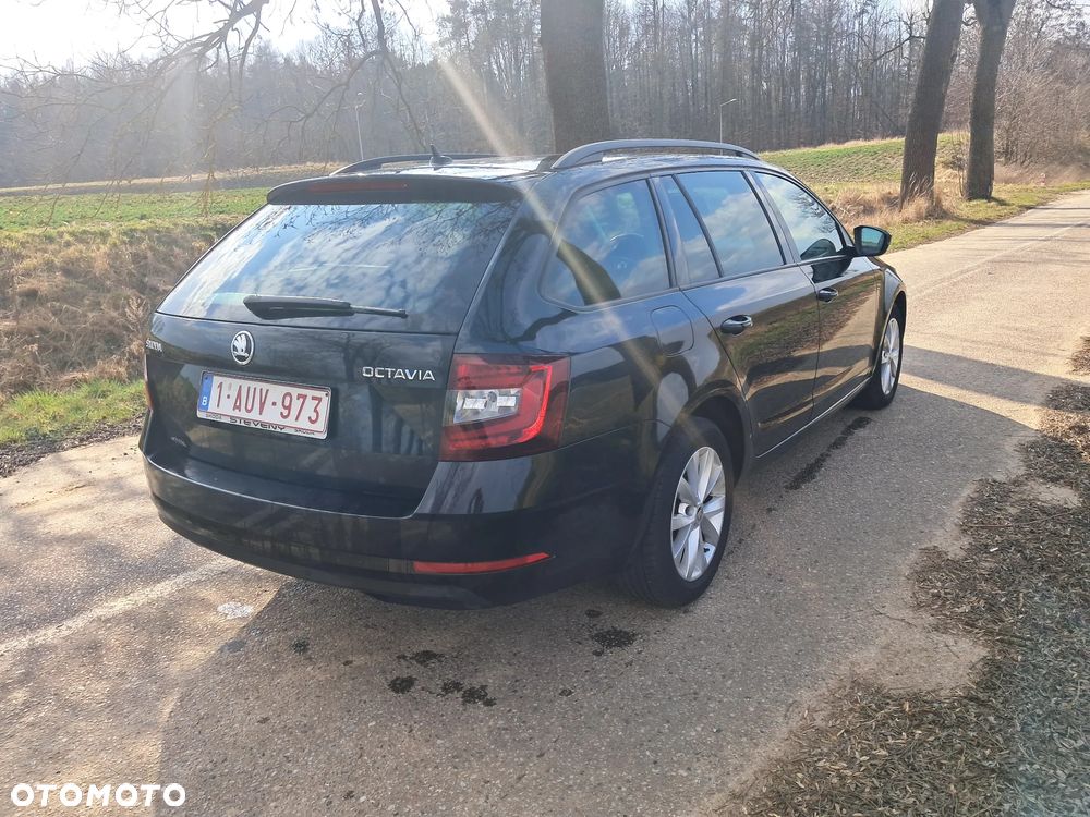 Skoda Octavia 1.6 TDI Premium Edition - 4