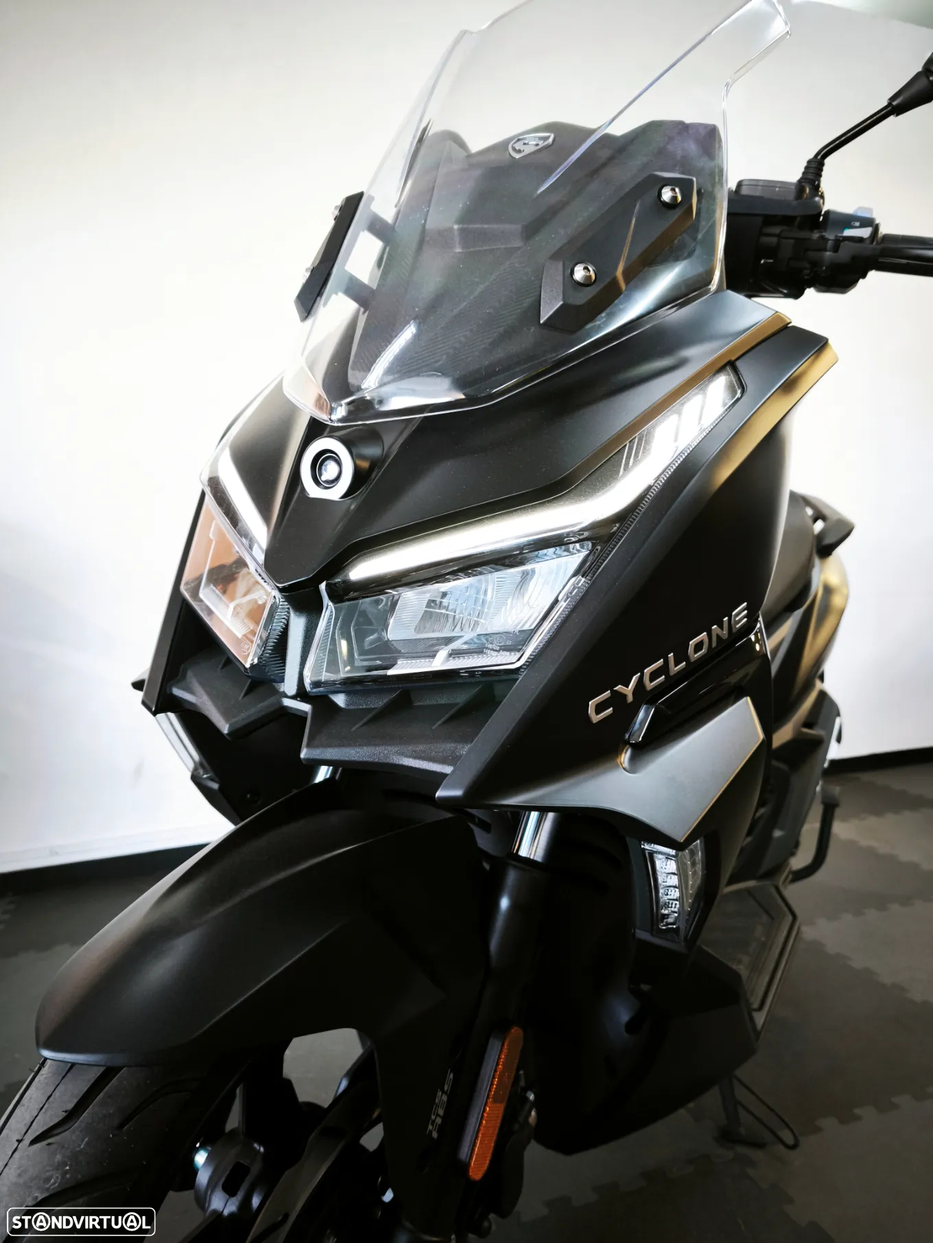 Cyclone 125 Scooter - 15