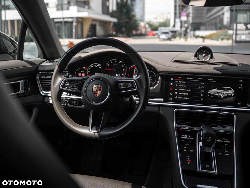 Porsche Panamera 4 Sport Turismo Platinum Edition - 9