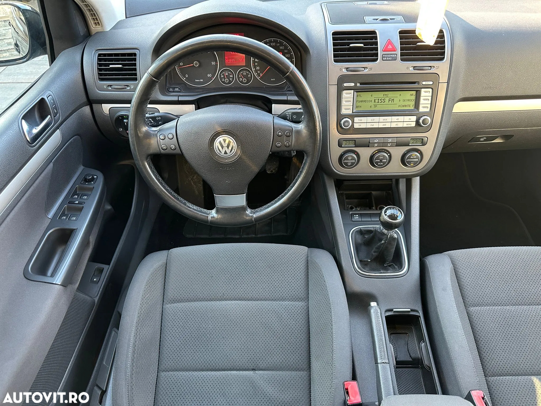 Volkswagen Golf 1.9 TDI Comfortline DPF - 17