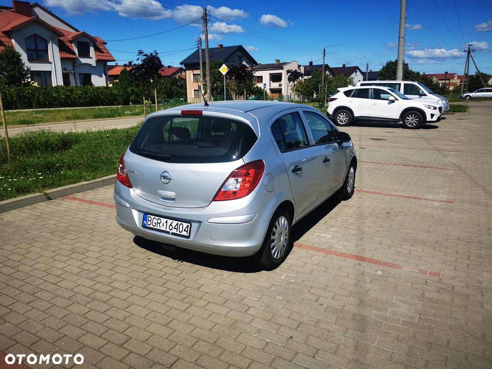Opel Corsa 1.2 16V Cosmo - 3