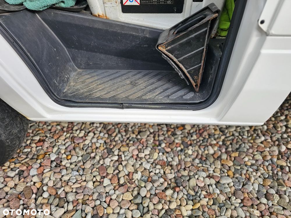 Mercedes-Benz Sprinter - 20