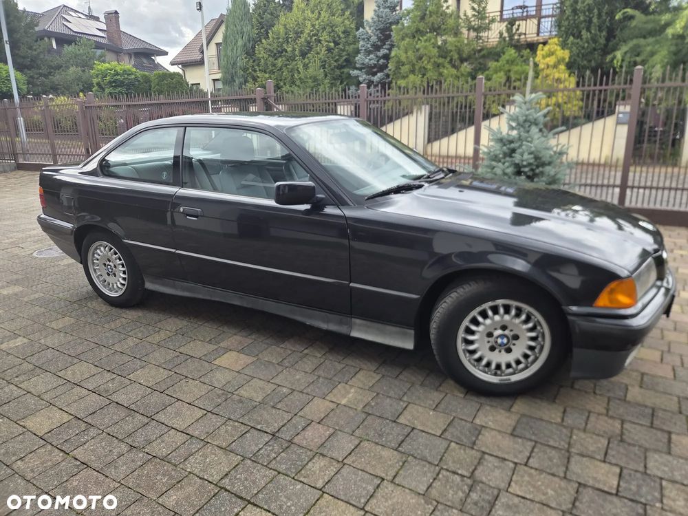 BMW Seria 3 320i - 9