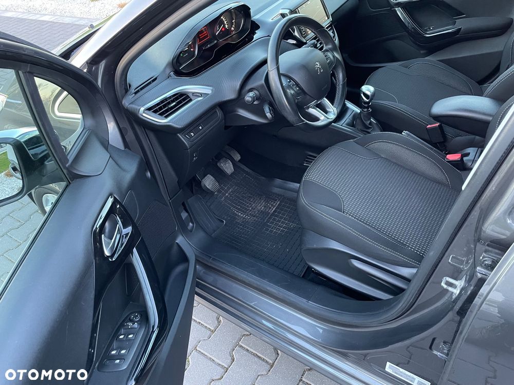 Peugeot 208 PureTech 110 Stop & Start Signature - 16