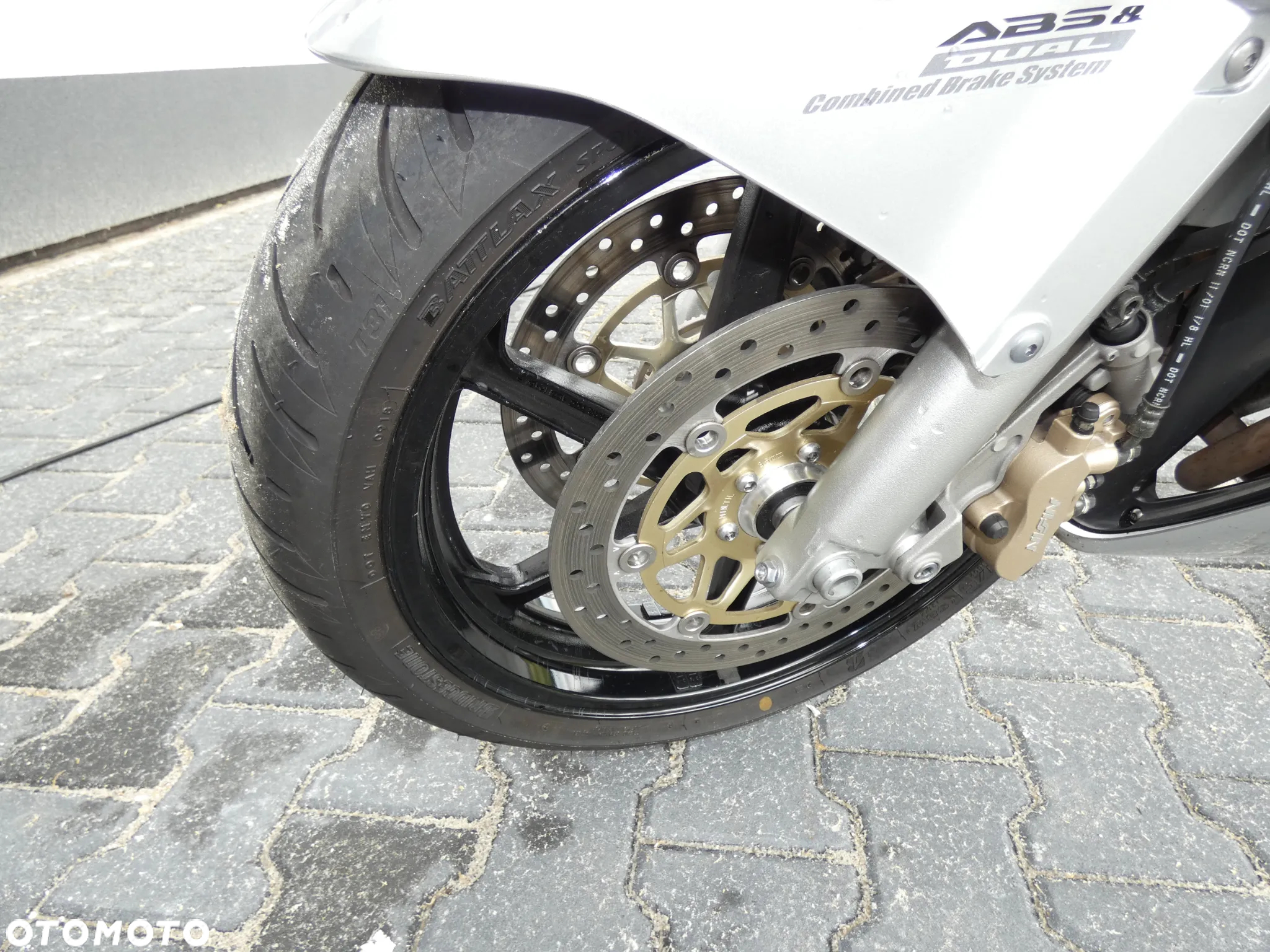 Honda VFR - 14