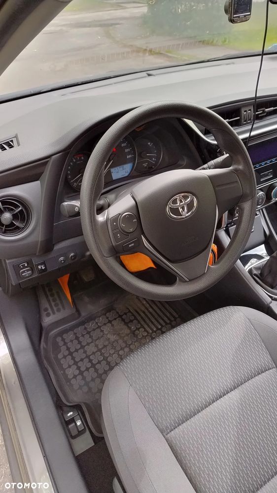 Toyota Corolla 1.6 Active - 4