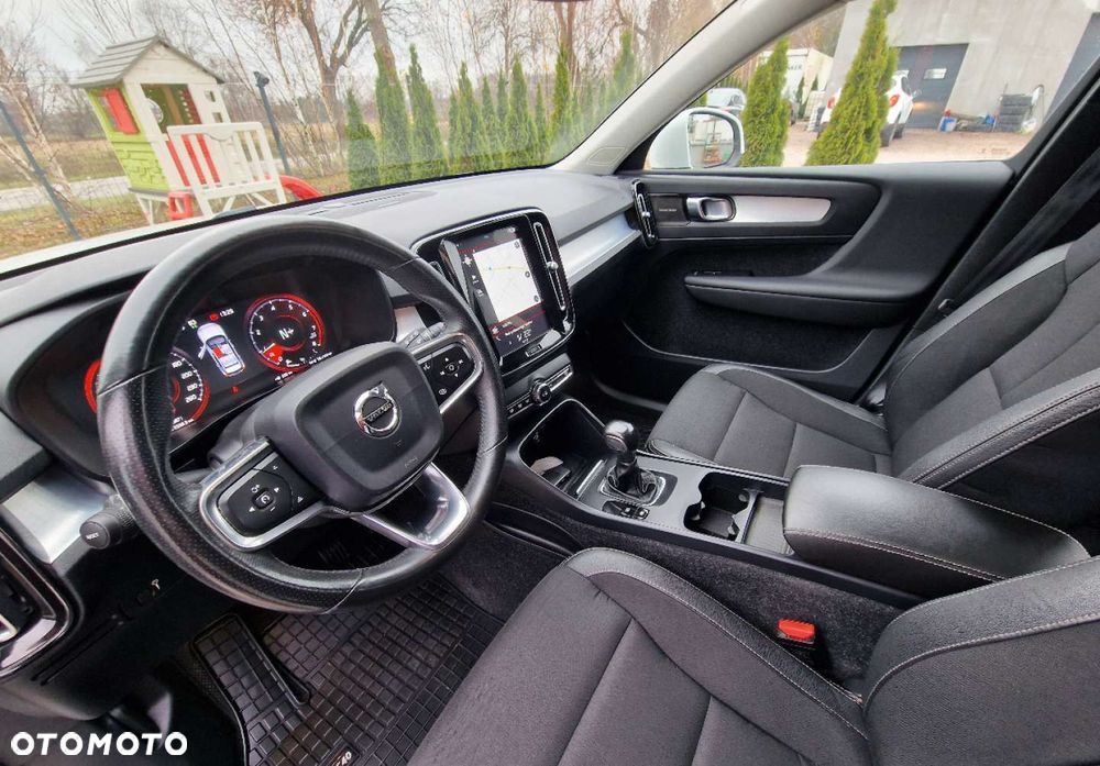 Volvo XC 40 T3 Momentum - 17