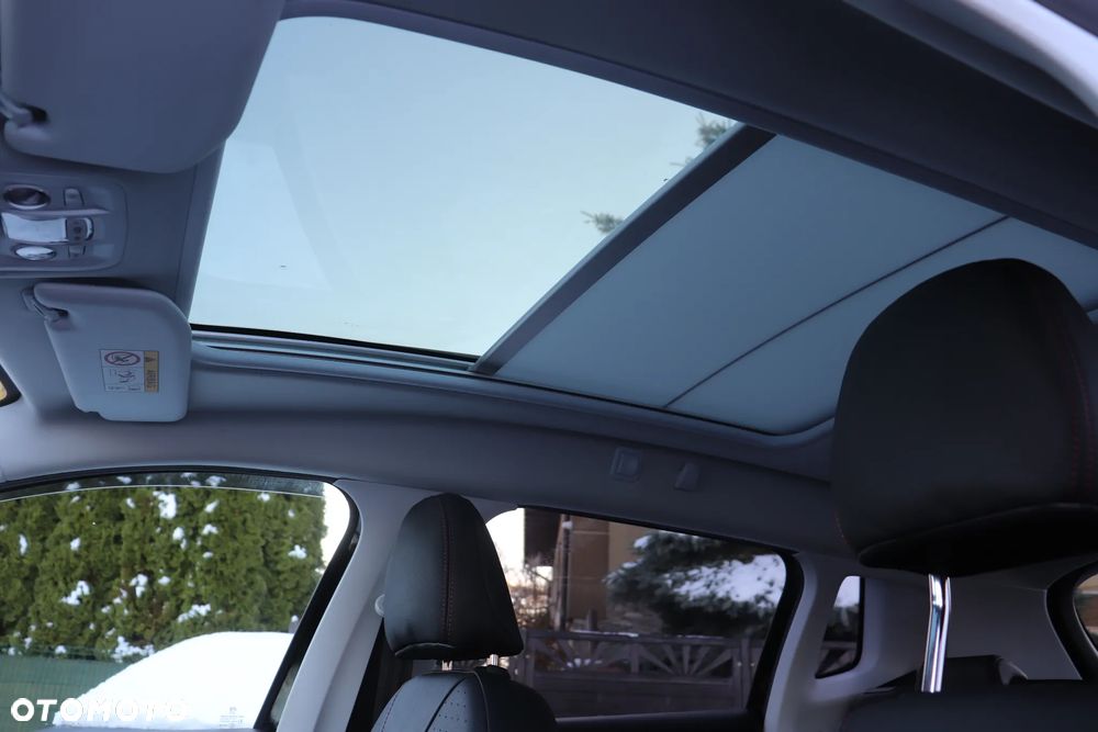 Peugeot 2008 PureTech 130 EAT8 GT Exclusive - 33