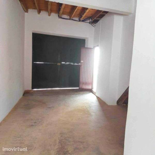 casa remodelada na parte antiga de minde - Grande imagem: 5/10