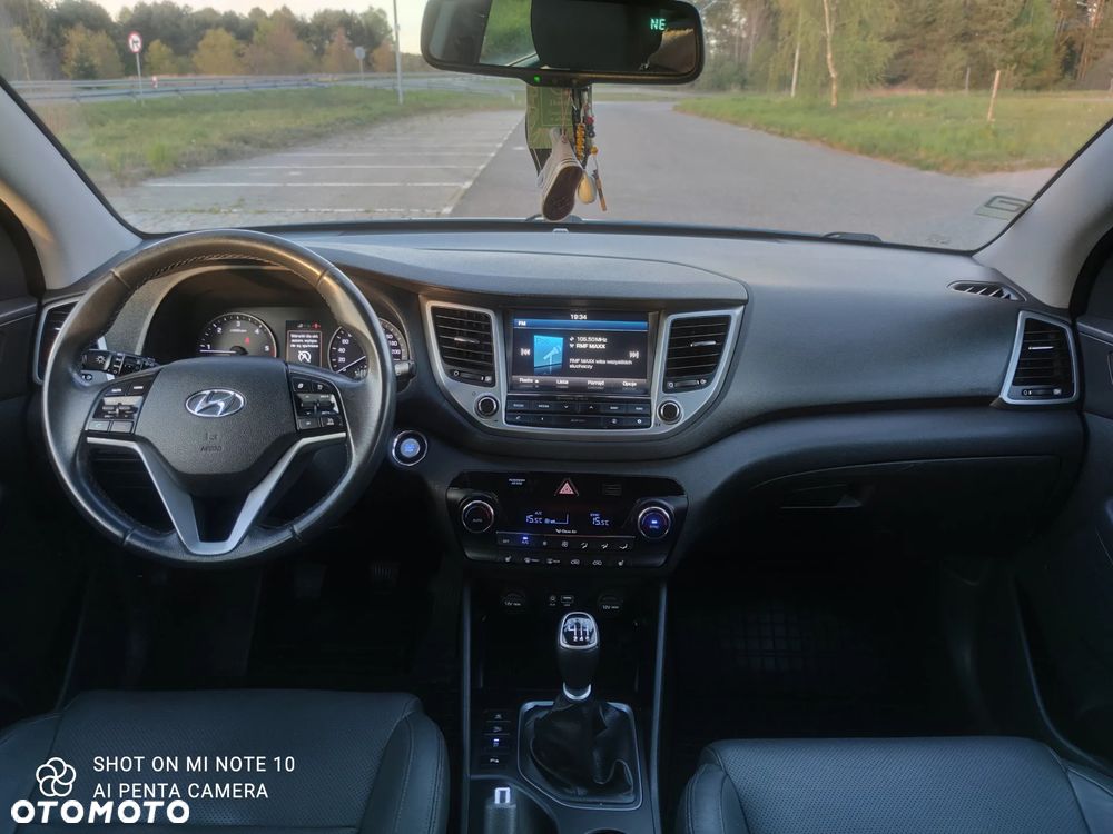 Hyundai Tucson blue 1.7 CRDi 2WD Intro Edition - 26