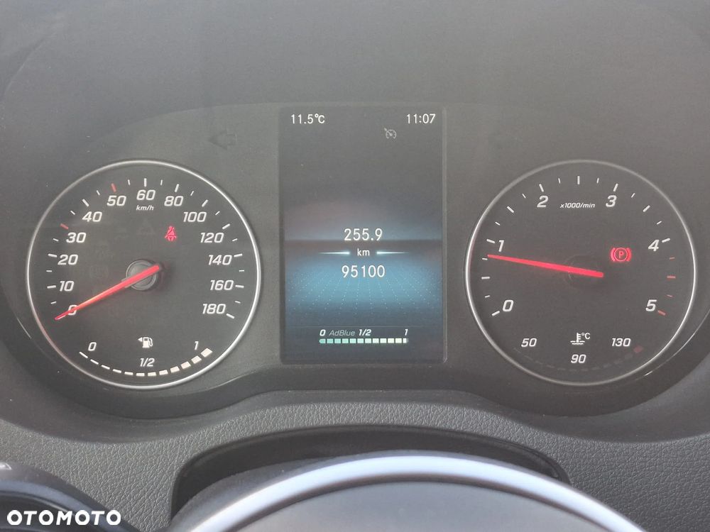 Mercedes-Benz Sprinter - 7