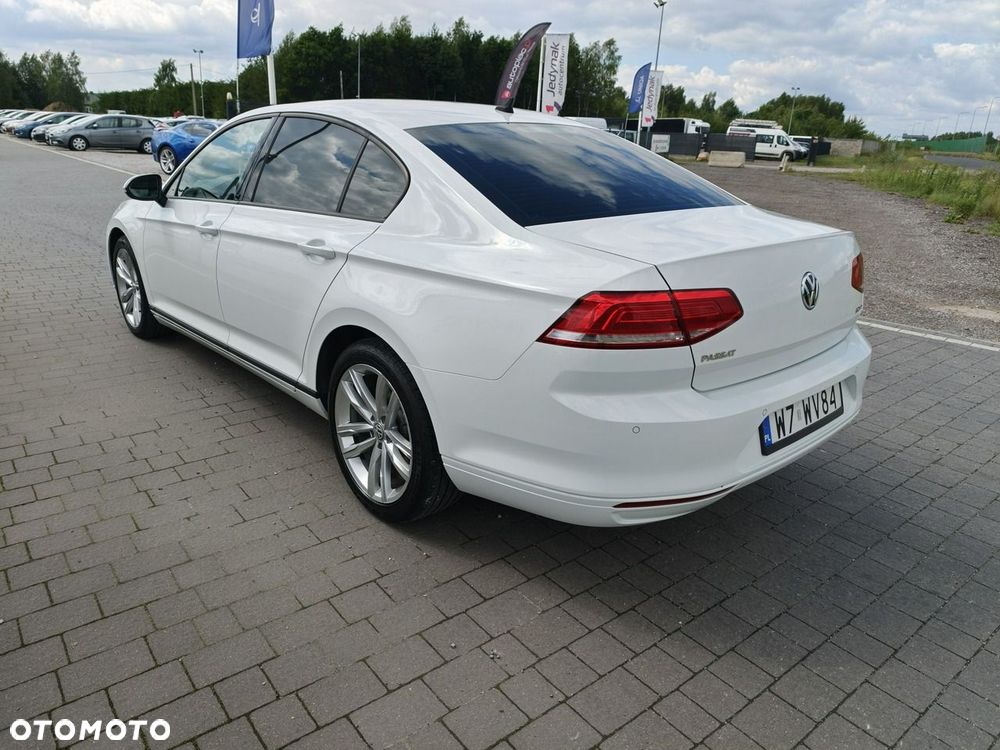 Volkswagen Passat - 15