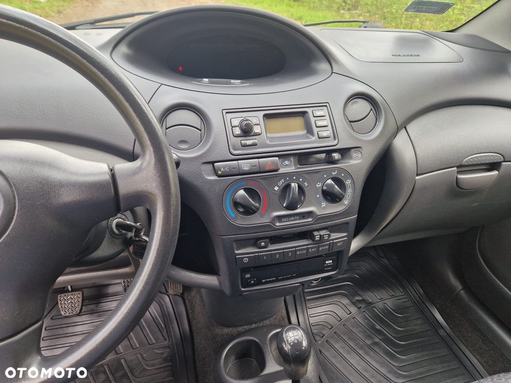 Toyota Yaris - 5