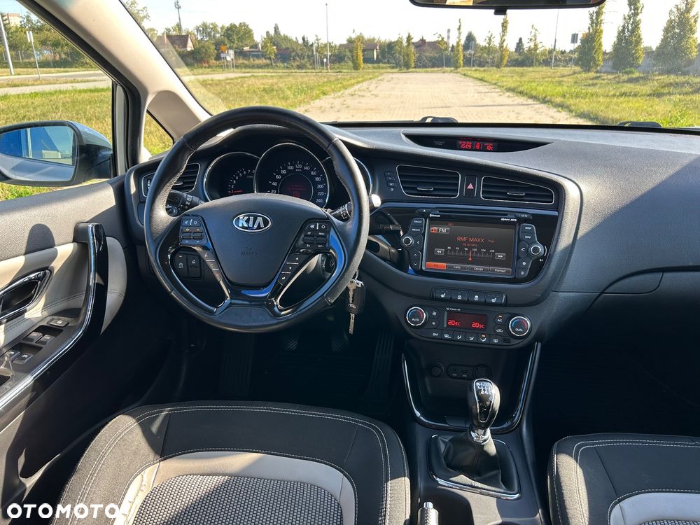 Kia Ceed - 16