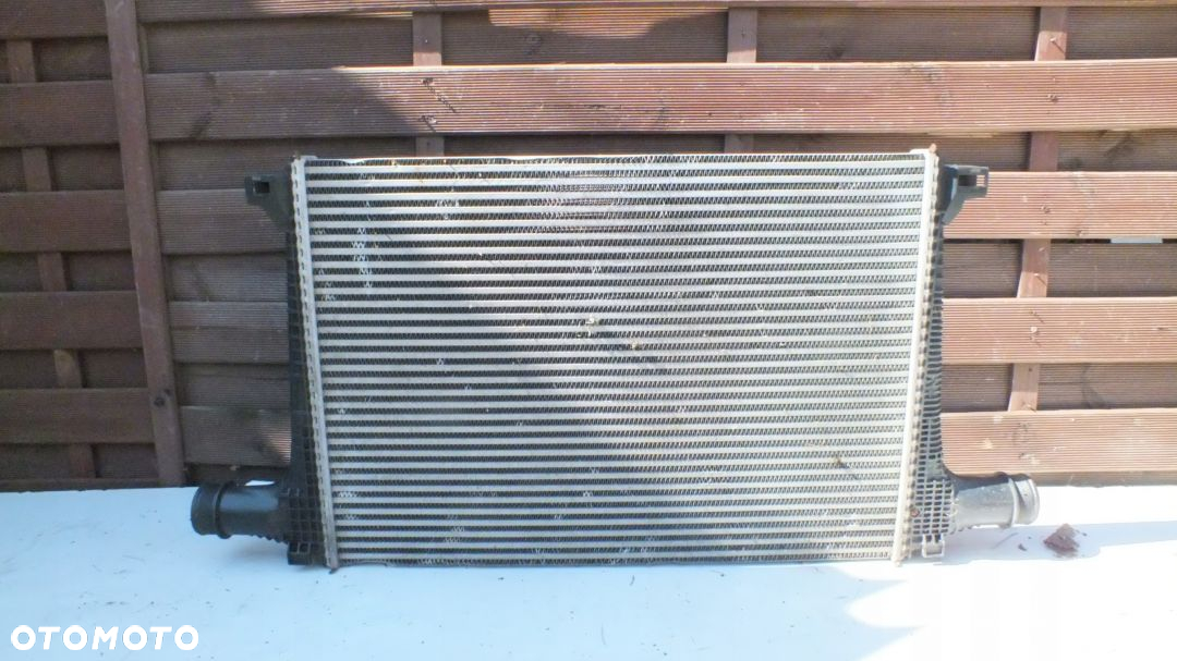 CHŁODNICA INTERCOOLER AUDI Q7 4M0 145805C - 2