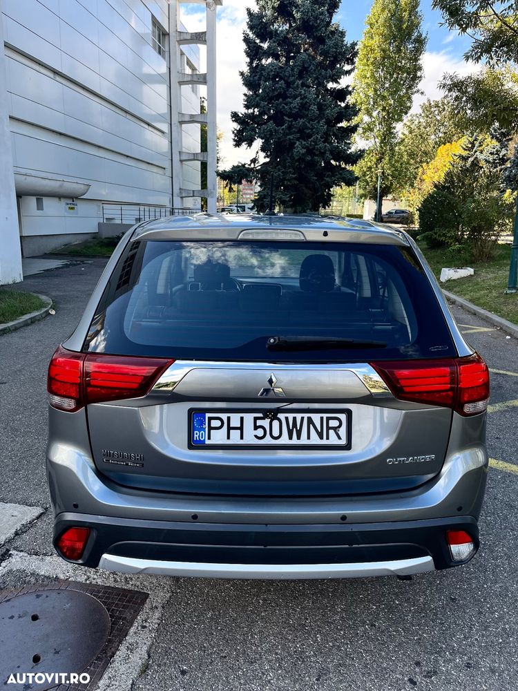 Mitsubishi Outlander 2.2 DI-D AS&G 6MT 4WD Invite A01 - 13