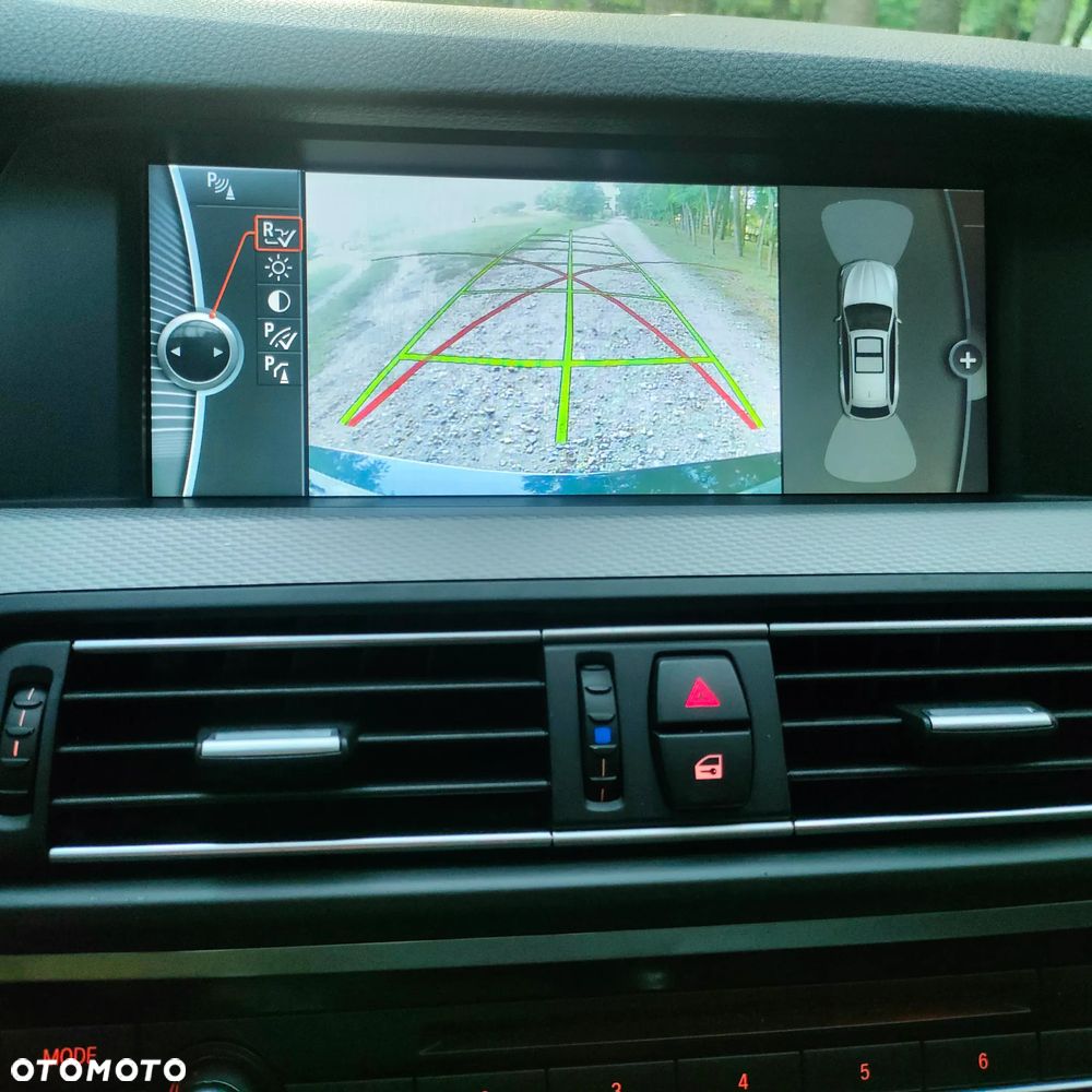 BMW Seria 5 530d xDrive Touring Sport-Aut - 23