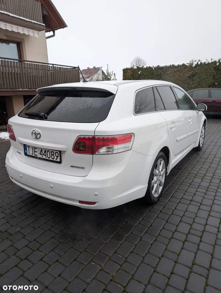 Toyota Avensis - 5